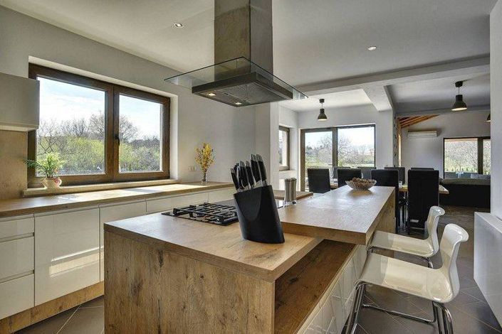 Image No.9-4 Bed Property for sale