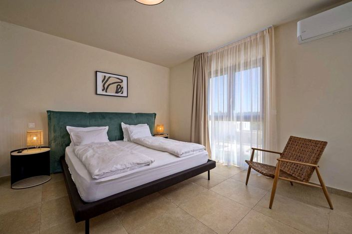 Image No.23-4 Bed Property for sale