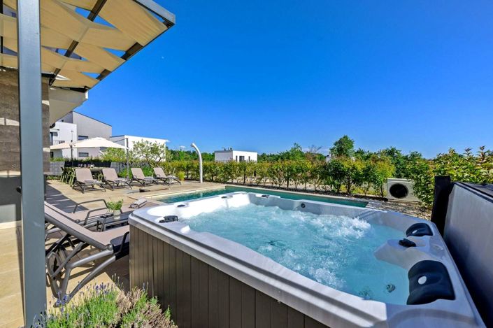 Image No.7-4 Bed Property for sale