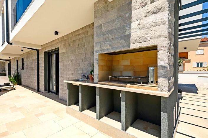 Image No.13-4 Bed Property for sale