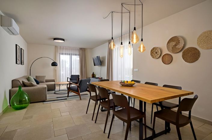 Image No.17-4 Bed Property for sale