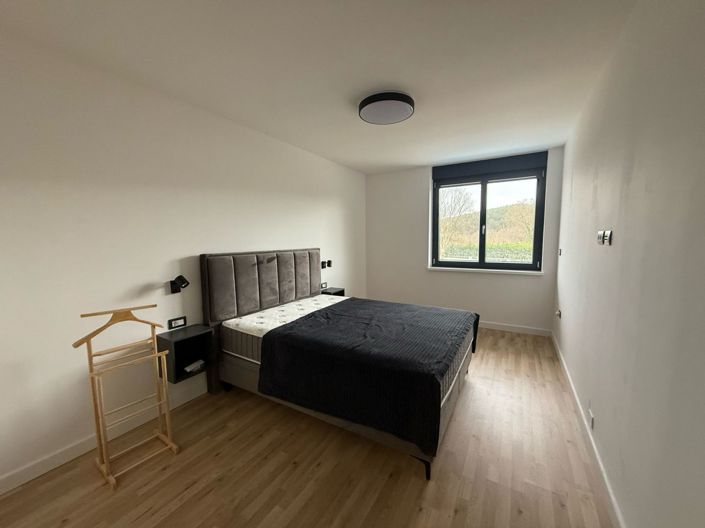 Image No.13-3 Bed Property for sale