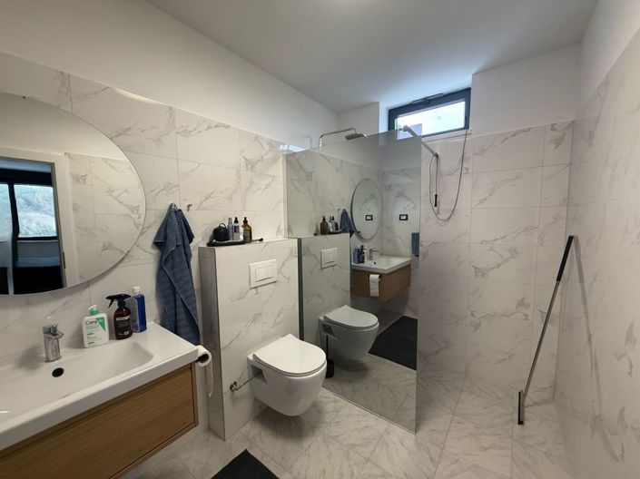 Image No.9-3 Bed Property for sale