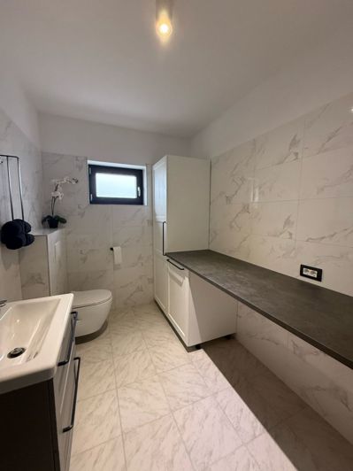 Image No.5-3 Bed Property for sale