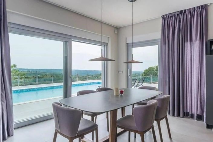 Image No.11-4 Bed Property for sale