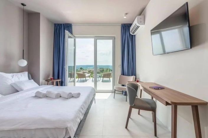 Image No.21-4 Bed Property for sale