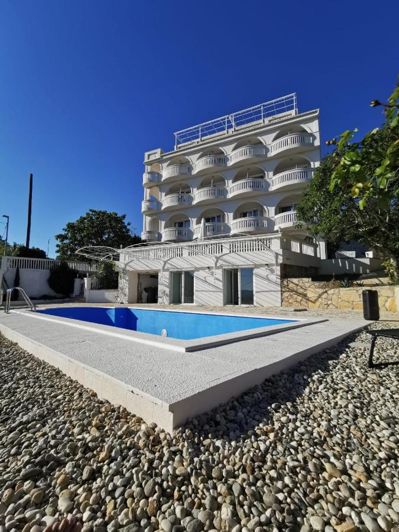 Image No.2-38 Bed Property for sale