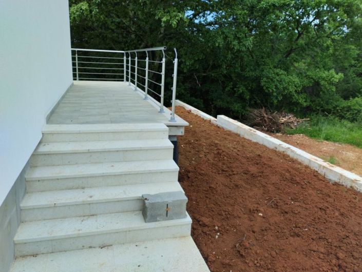 Image No.10-3 Bed Property for sale