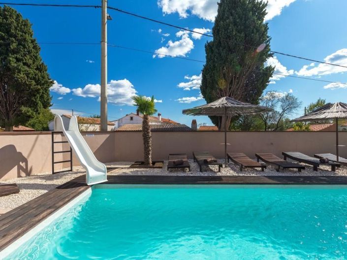 Image No.11-6 Bed Property for sale