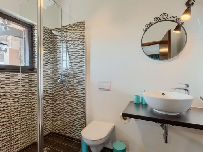 Image No.21-6 Bed Property for sale