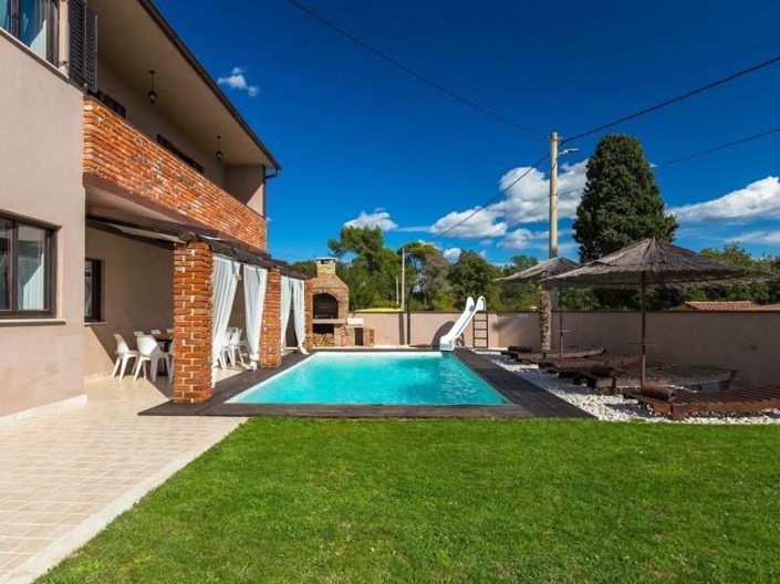 Image No.4-6 Bed Property for sale