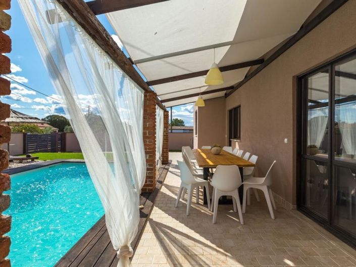 Image No.9-6 Bed Property for sale