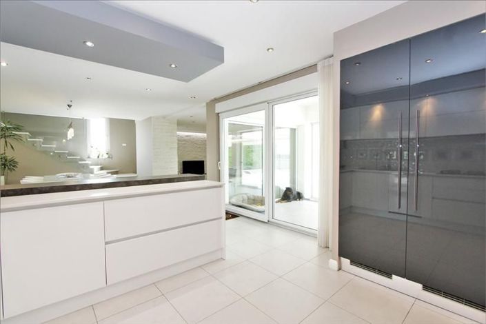 Image No.7-3 Bed Property for sale