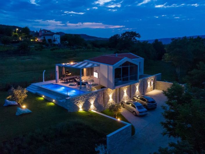 Image No.22-4 Bed Property for sale