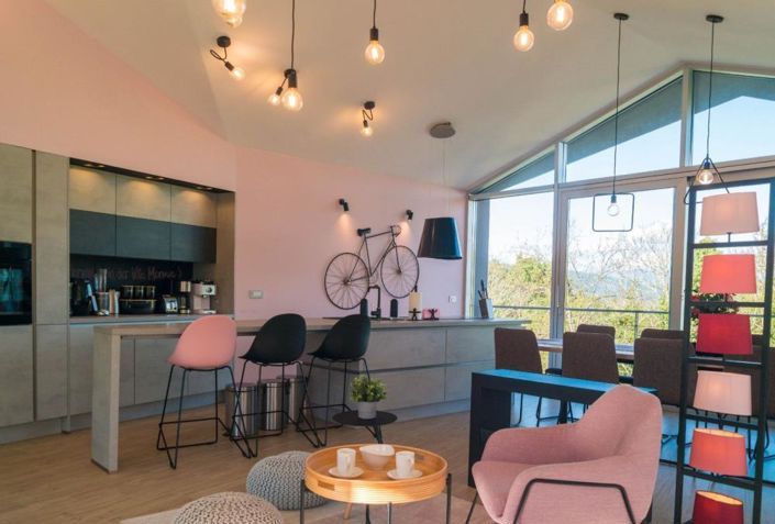 Image No.9-4 Bed Property for sale