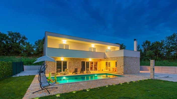 Image No.6-4 Bed Property for sale