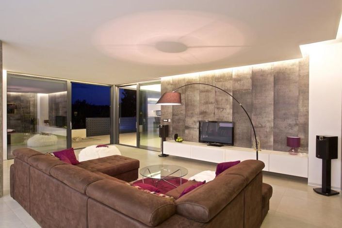 Image No.3-5 Bed Property for sale