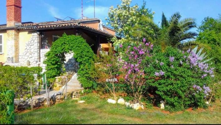 Image No.14-5 Bed Property for sale