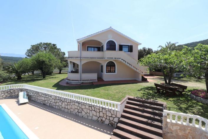 Image No.1-5 Bed Property for sale