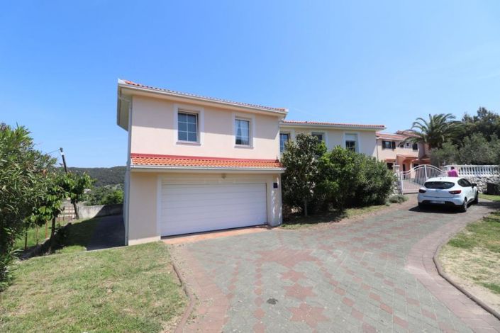 Image No.11-5 Bed Property for sale