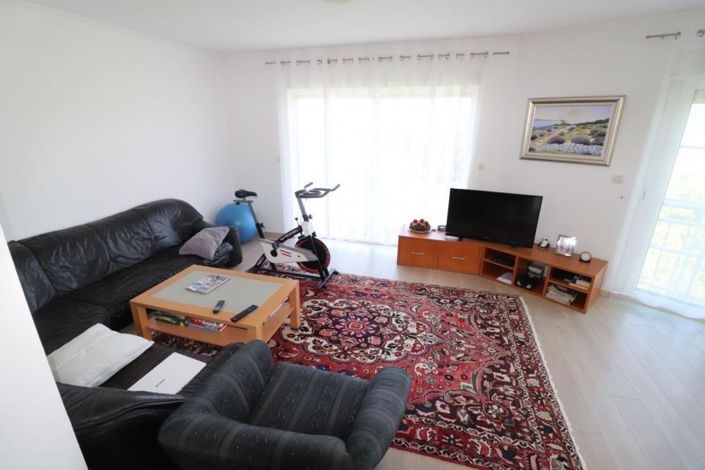 Image No.20-5 Bed Property for sale