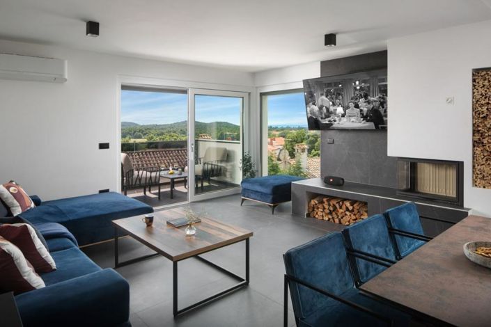 Image No.10-4 Bed Property for sale