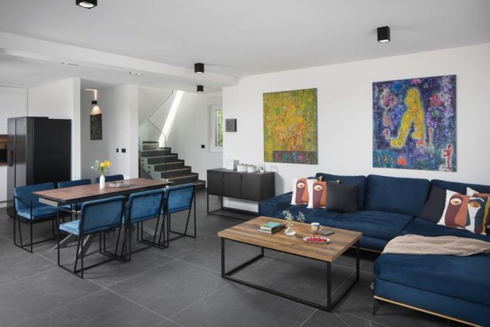 Image No.11-4 Bed Property for sale