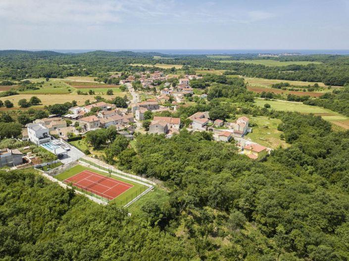 Image No.3-4 Bed Property for sale