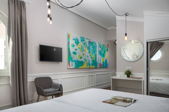 Image No.16-6 Bed Property for sale