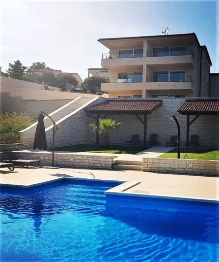 Image No.1-12 Bed Property for sale