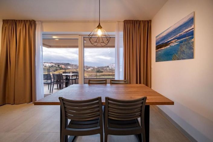 Image No.11-12 Bed Property for sale