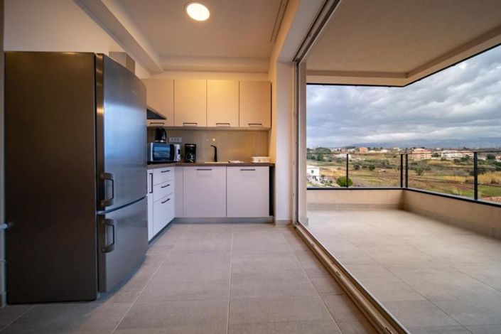 Image No.18-12 Bed Property for sale