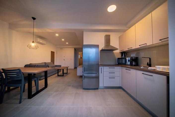 Image No.20-12 Bed Property for sale