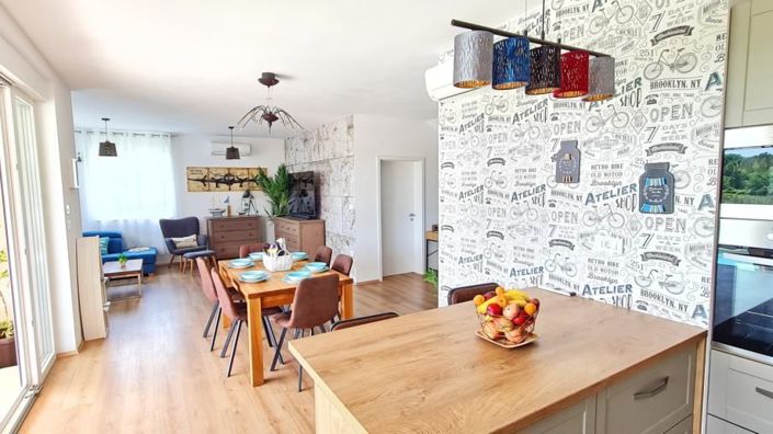 Image No.10-4 Bed Property for sale