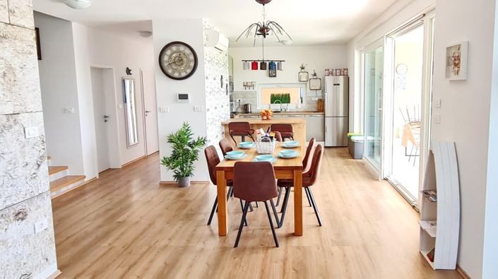 Image No.11-4 Bed Property for sale