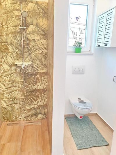 Image No.14-4 Bed Property for sale