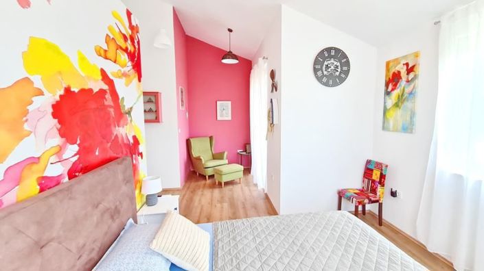 Image No.18-4 Bed Property for sale