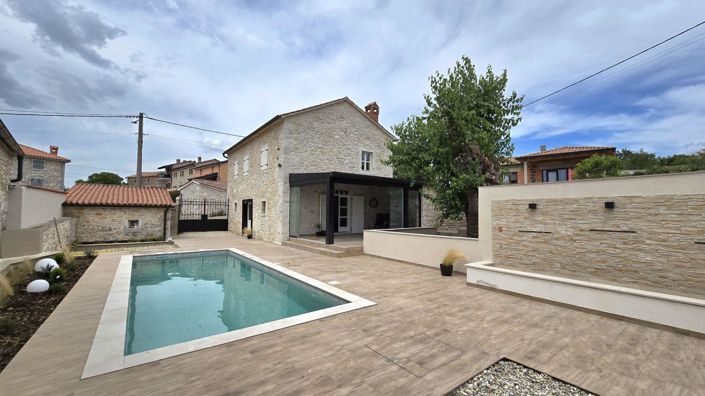 Image No.23-3 Bed Property for sale