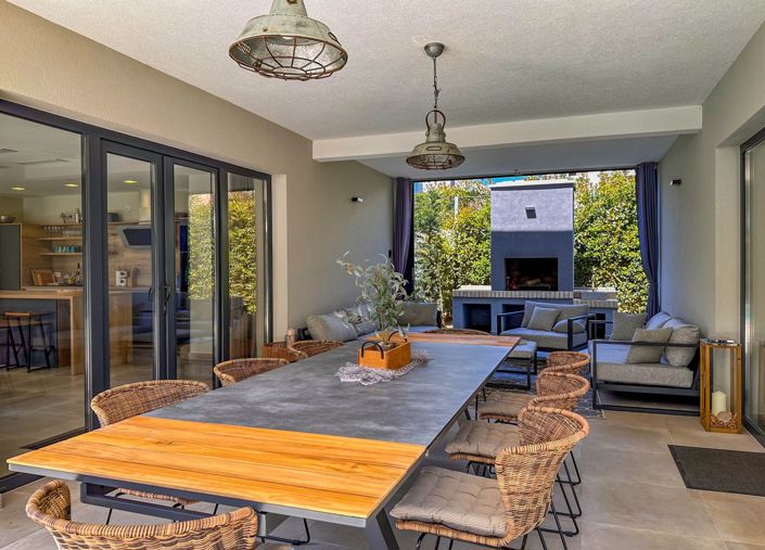 Image No.18-5 Bed Property for sale