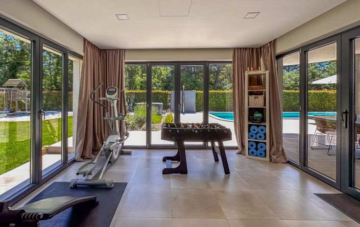 Image No.21-5 Bed Property for sale