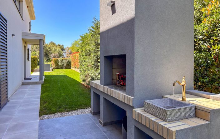 Image No.4-5 Bed Property for sale