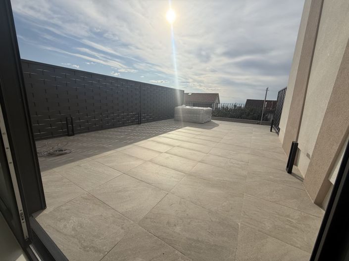 Image No.5-3 Bed Property for sale