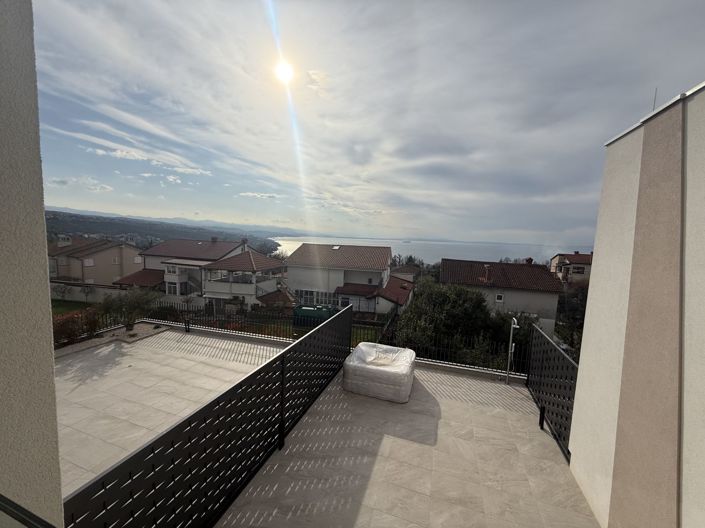 Image No.10-3 Bed Property for sale