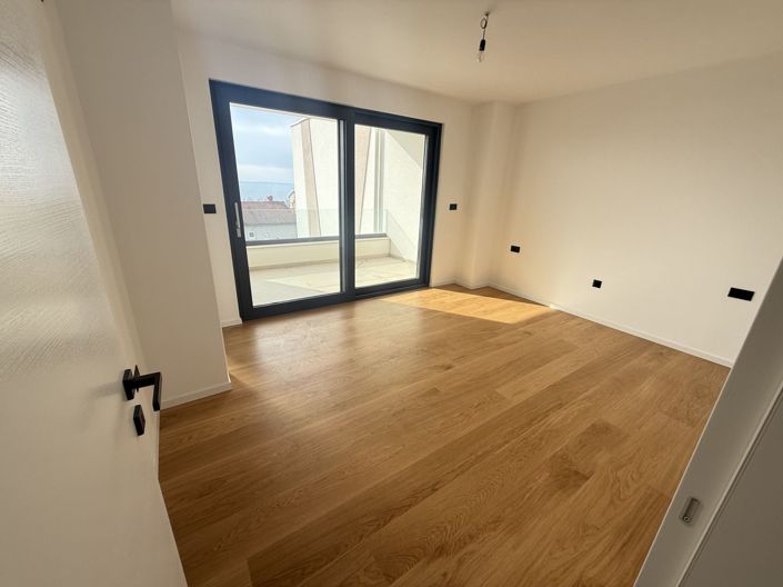 Image No.7-3 Bed Property for sale