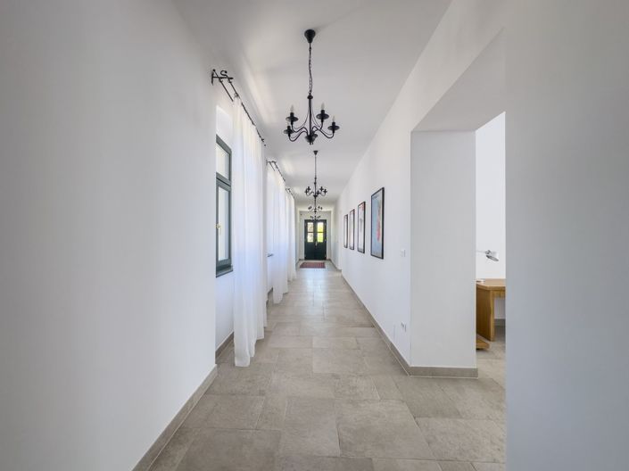 Image No.15-3 Bed Property for sale