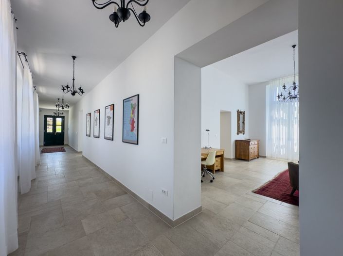 Image No.16-3 Bed Property for sale