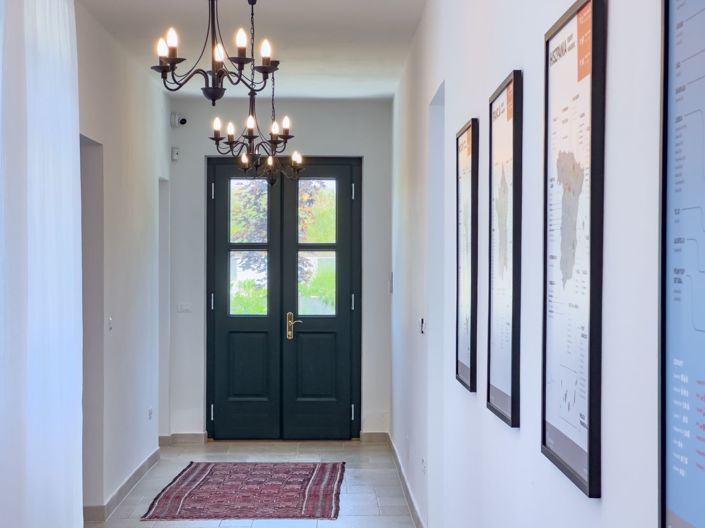 Image No.19-3 Bed Property for sale