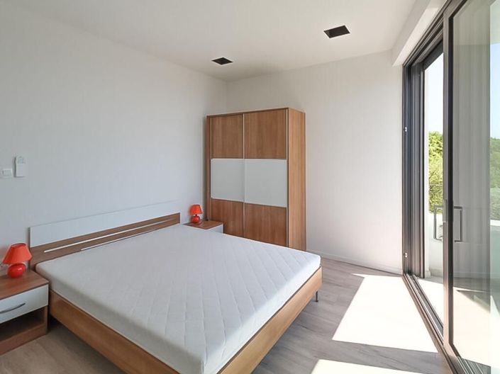 Image No.23-5 Bed Property for sale