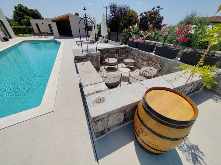 Image No.14-5 Bed Property for sale