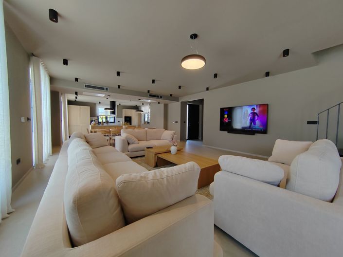 Image No.25-5 Bed Property for sale